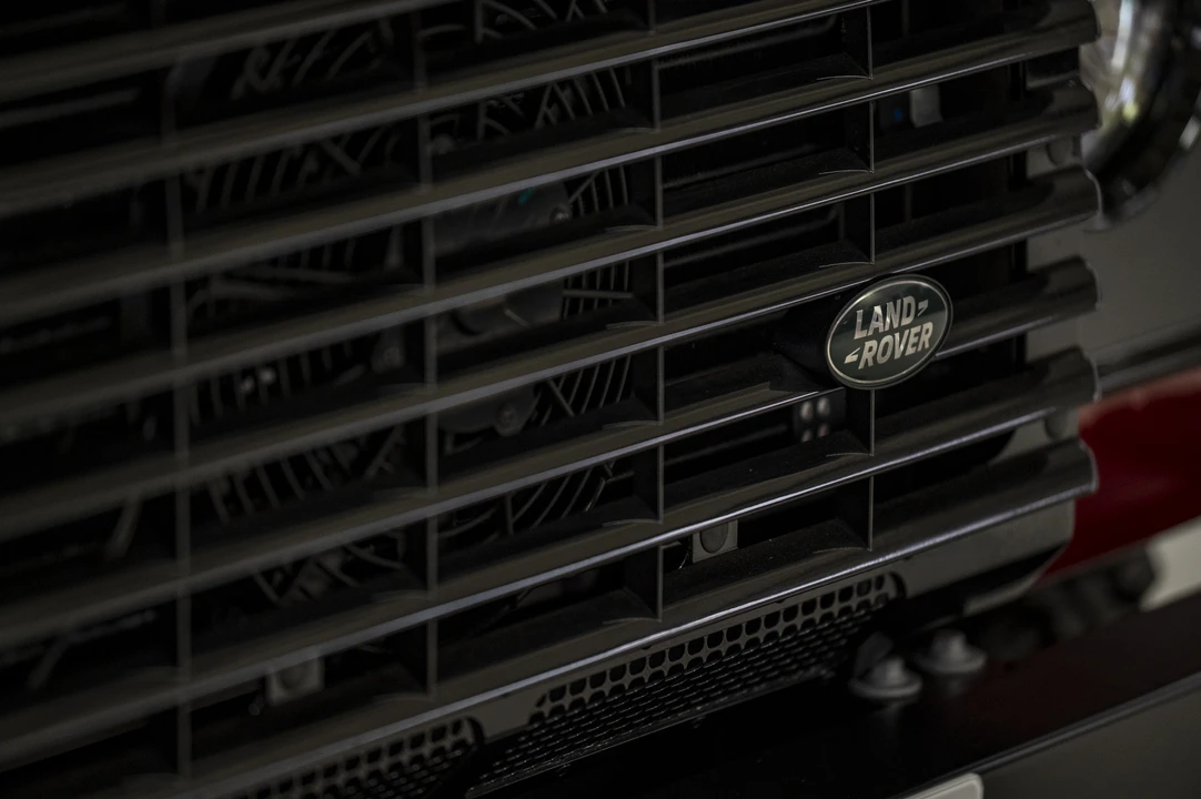 2016 Land Rover Defender 90 - Image 24 of 31