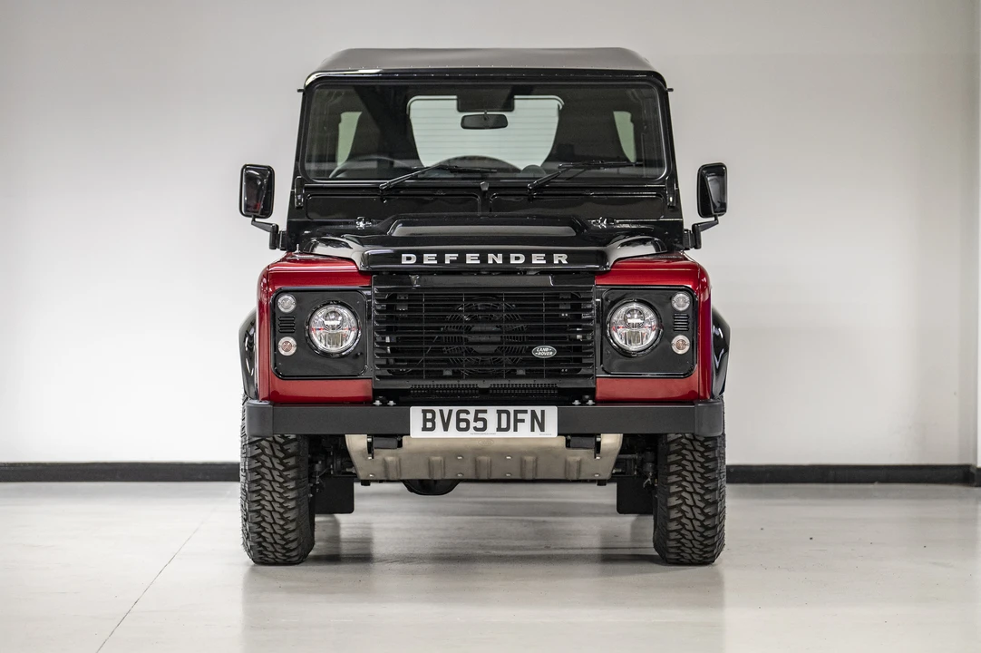 2016 Land Rover Defender 90 - Image 3 of 31