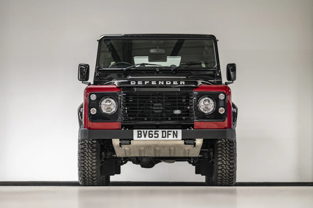 2016 Land Rover Defender 90 - Image 11 of 31