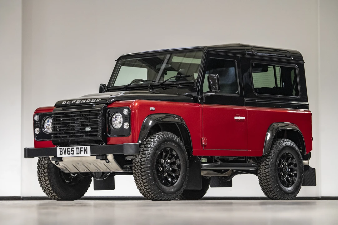 2016 Land Rover Defender 90 - Image 4 of 31