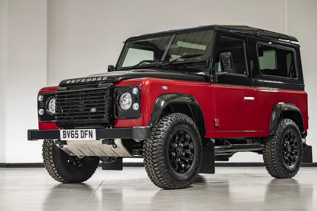 2016 Land Rover Defender 90 - Image 12 of 31