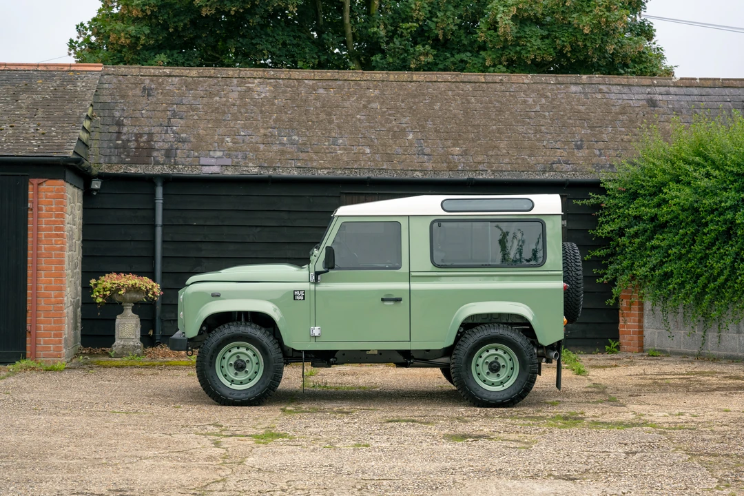 2016 Land Rover Defender 90 - Image 12 of 31
