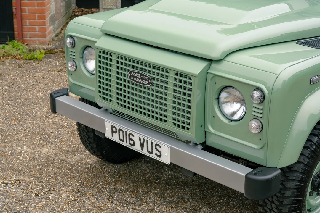 2016 Land Rover Defender 90 - Image 17 of 31