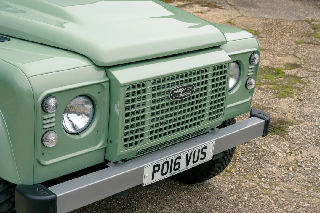 2016 Land Rover Defender 90 - Image 18 of 31