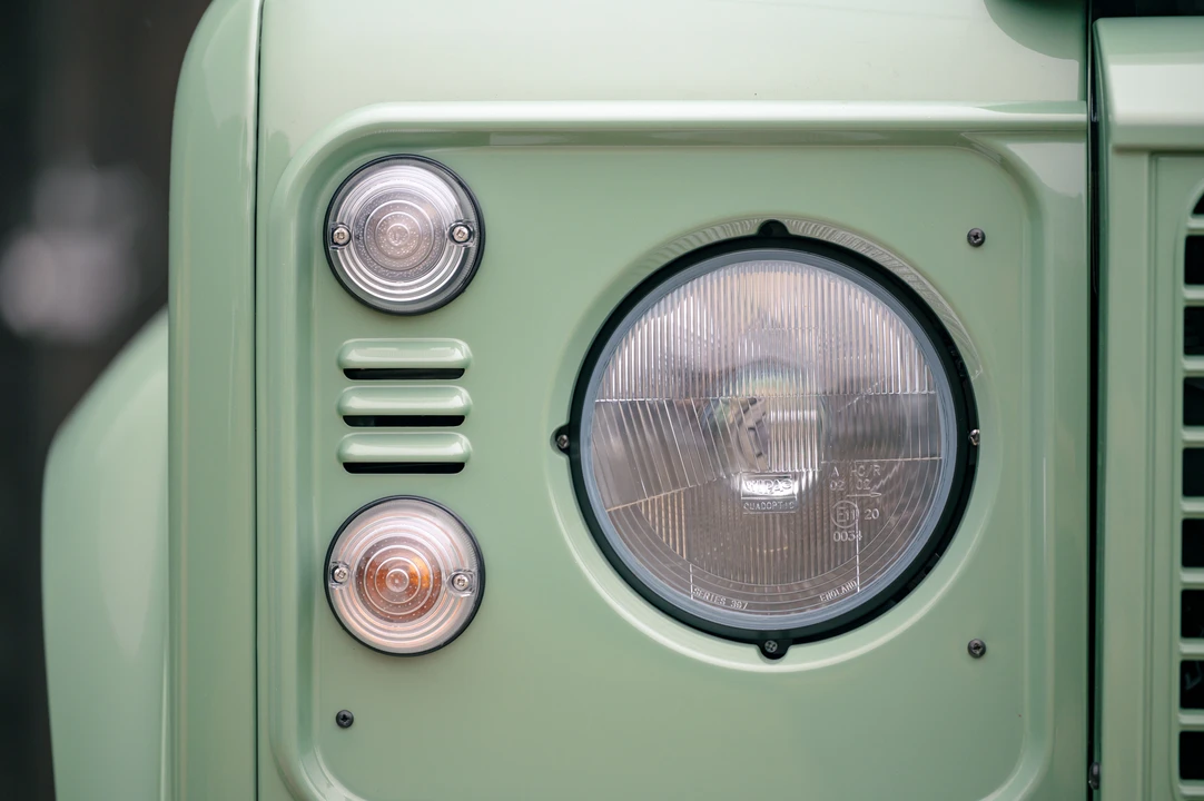 2016 Land Rover Defender 90 - Image 20 of 31