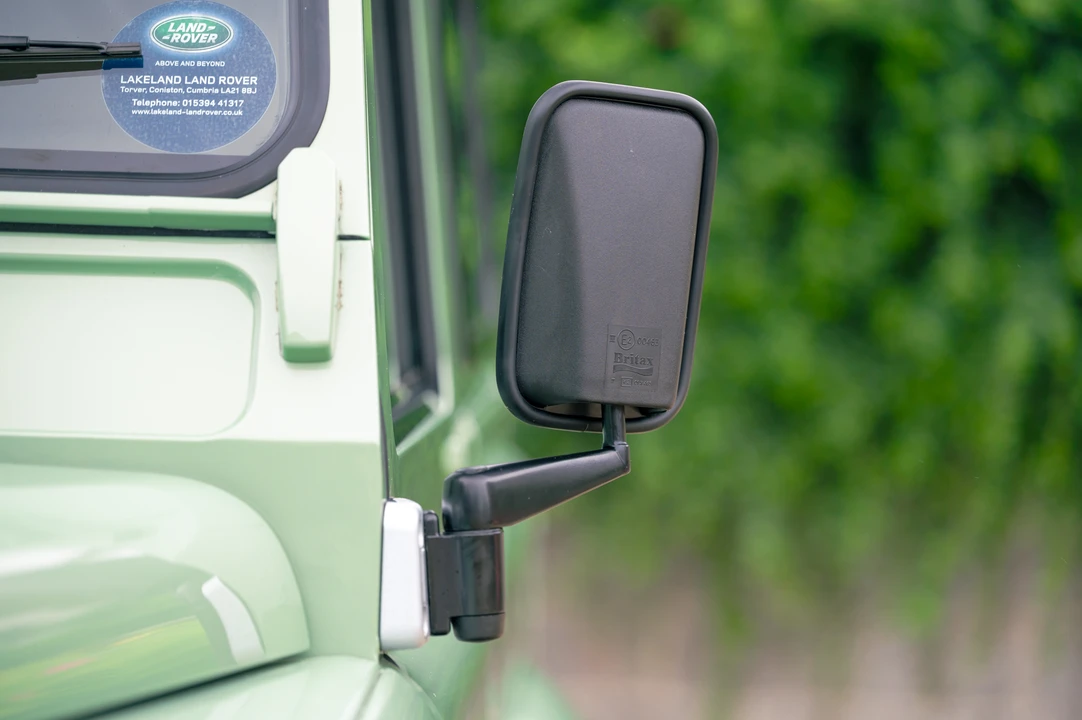 2016 Land Rover Defender 90 - Image 28 of 31