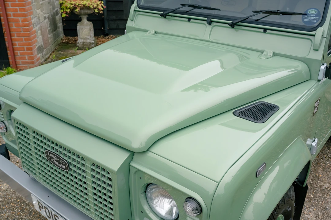 2016 Land Rover Defender 90 - Image 29 of 31