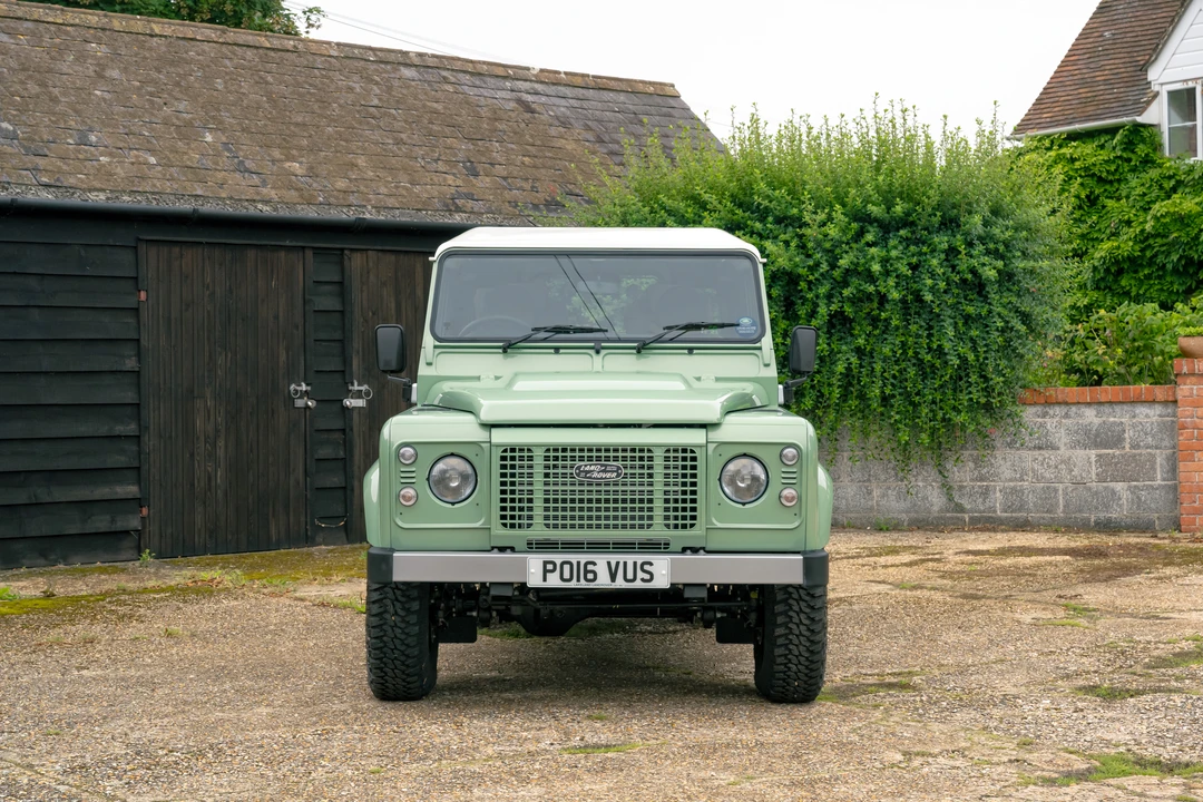 2016 Land Rover Defender 90 - Image 3 of 31