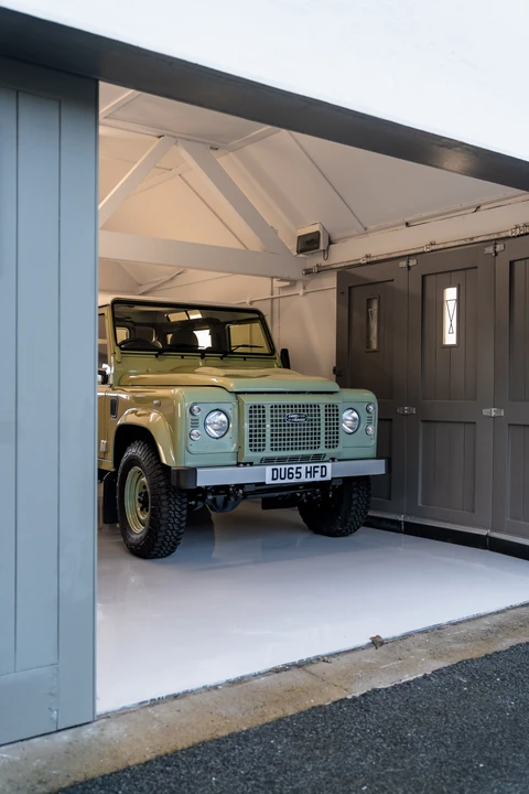 2016 Land Rover Defender 90 - Image 17 of 31