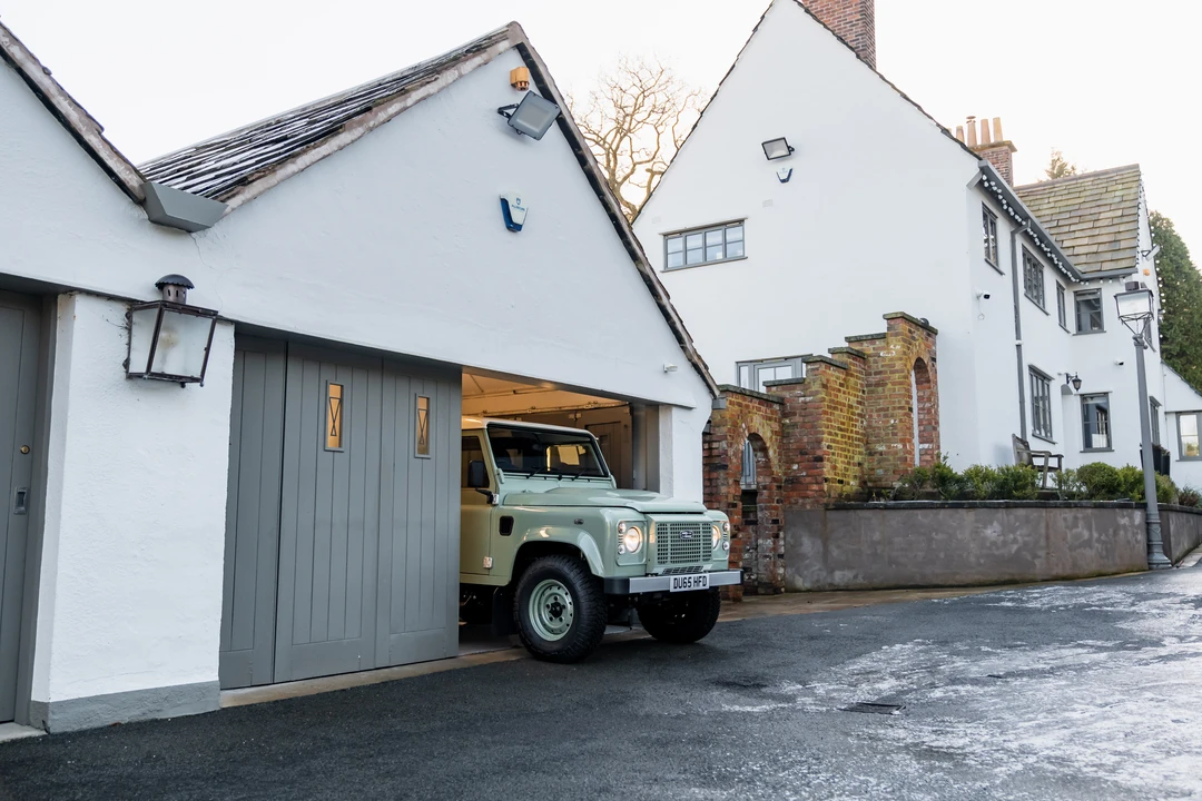 2016 Land Rover Defender 90 - Image 19 of 31