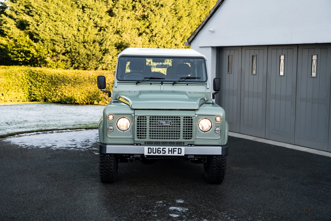2016 Land Rover Defender 90 - Image 11 of 31