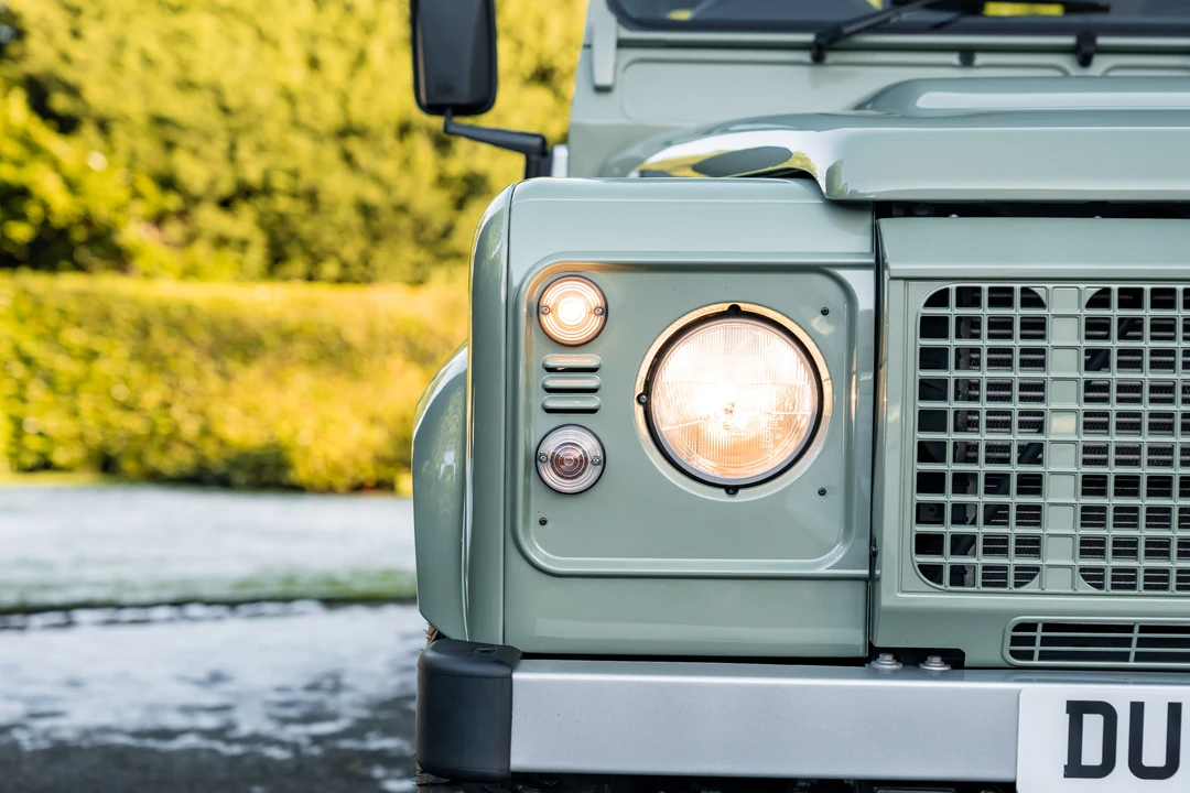 2016 Land Rover Defender 90 - Image 24 of 31