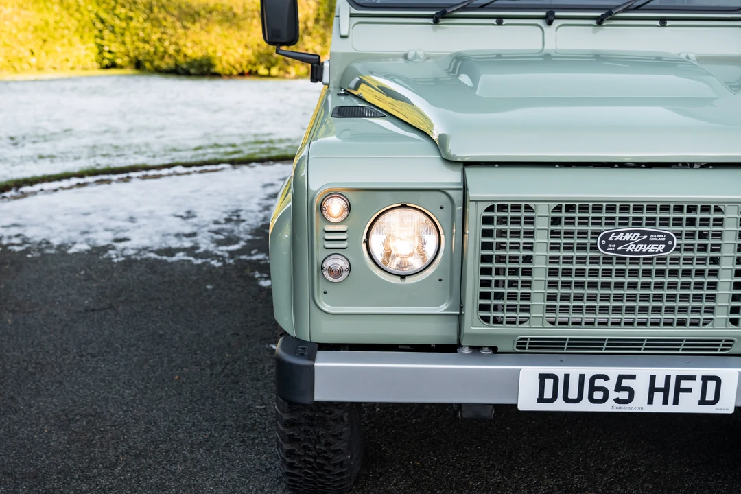 2016 Land Rover Defender 90 - Image 25 of 31