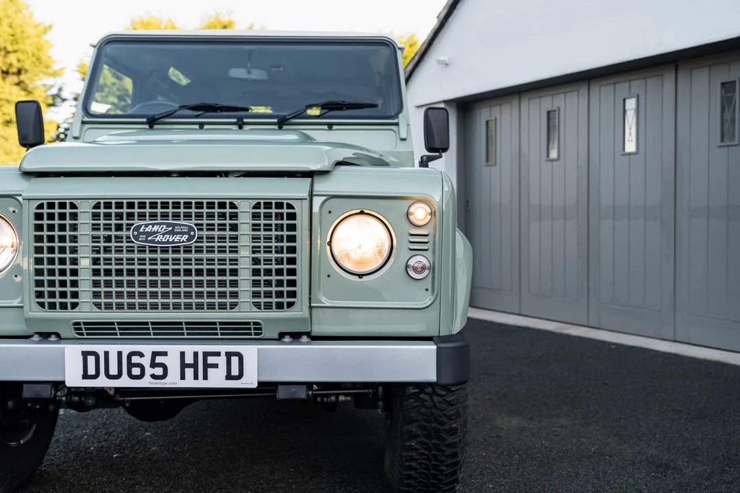 2016 Land Rover Defender 90 - Image 27 of 31