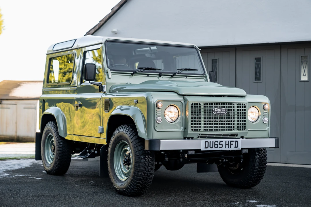 2016 Land Rover Defender 90 - Image 2 of 31