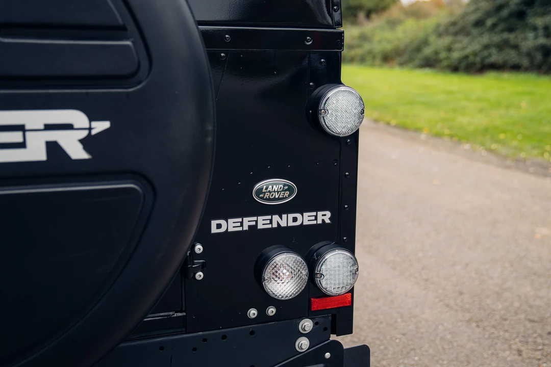 2016 Land Rover Defender 90 - Image 29 of 31