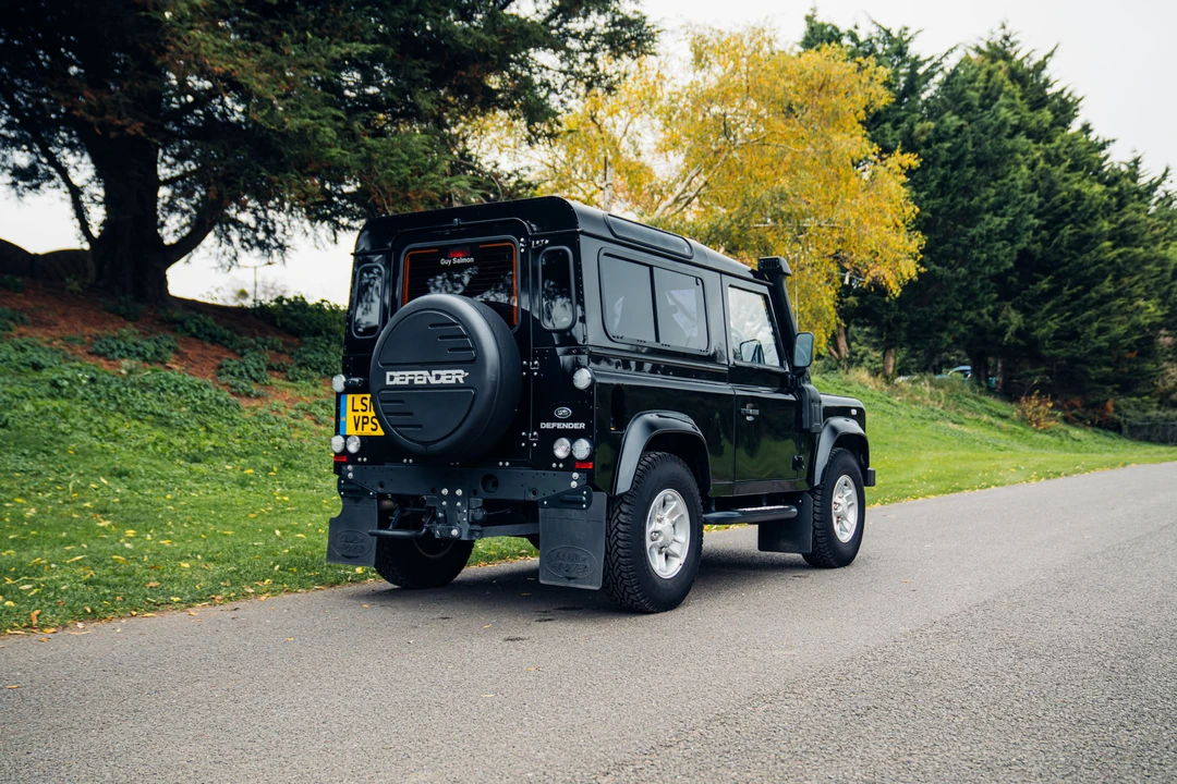 2016 Land Rover Defender 90 - Image 11 of 31