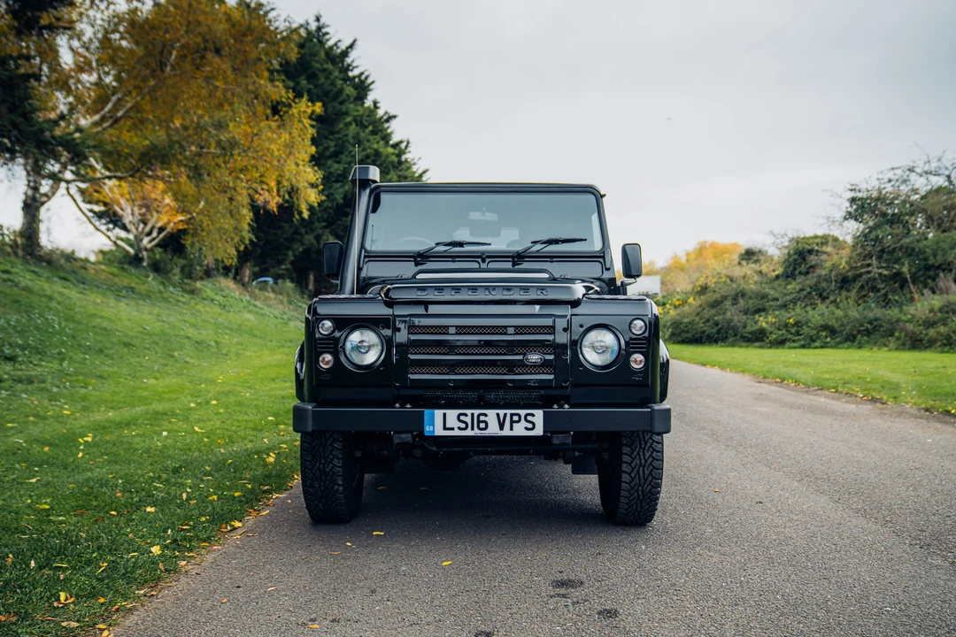 2016 Land Rover Defender 90 - Image 3 of 31