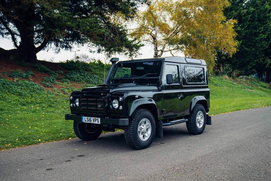 2016 Land Rover Defender 90 - Image 10 of 31