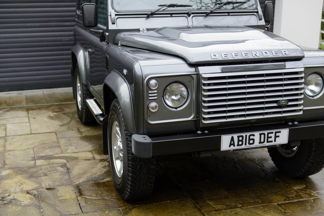 2016 Land Rover Defender 90 - Image 8 of 31