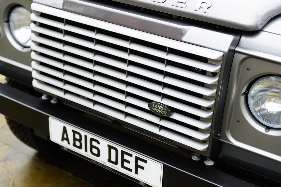 2016 Land Rover Defender 90 - Image 12 of 31