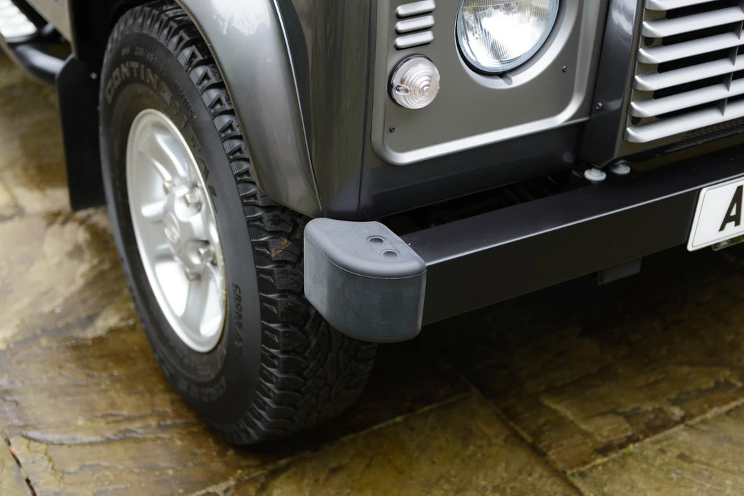 2016 Land Rover Defender 90 - Image 18 of 31
