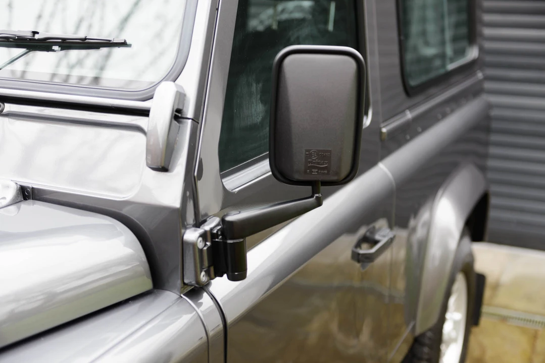 2016 Land Rover Defender 90 - Image 26 of 31