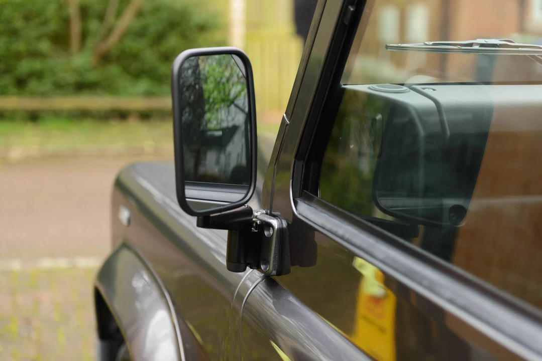 2016 Land Rover Defender 90 - Image 28 of 31