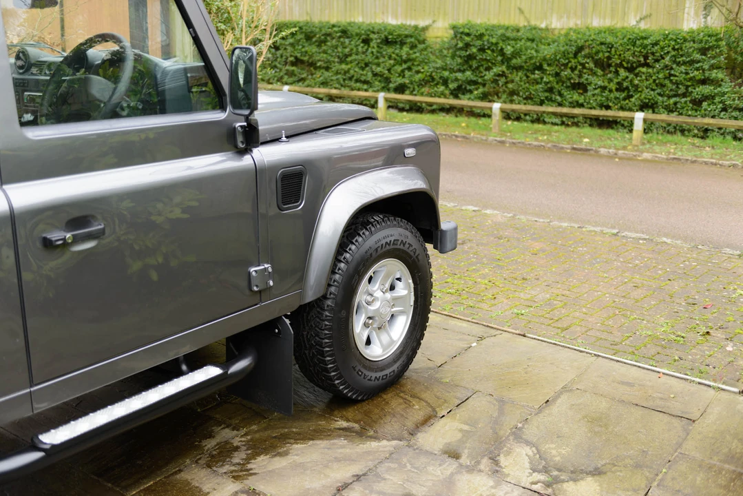 2016 Land Rover Defender 90 - Image 31 of 31