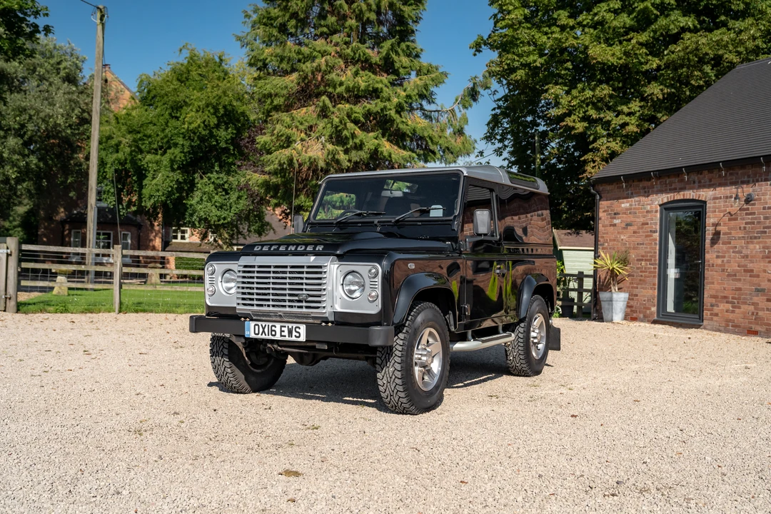 2016 Land Rover Defender 90 - Image 4 of 31