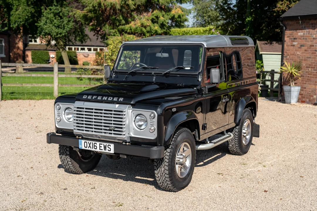 2016 Land Rover Defender 90 - Image 12 of 31