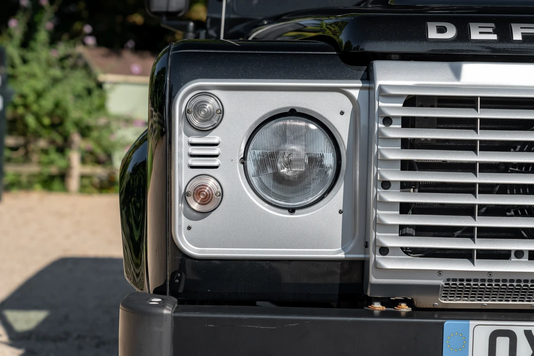 2016 Land Rover Defender 90 - Image 23 of 31