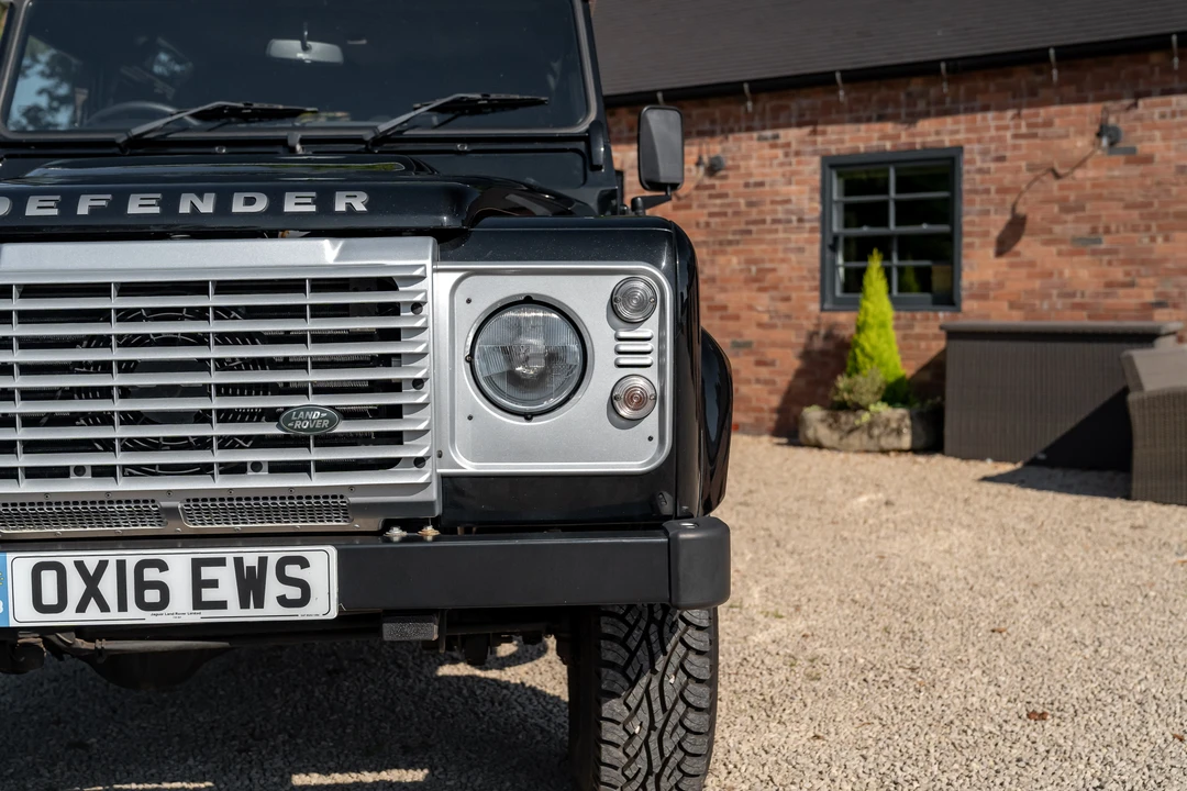 2016 Land Rover Defender 90 - Image 26 of 31