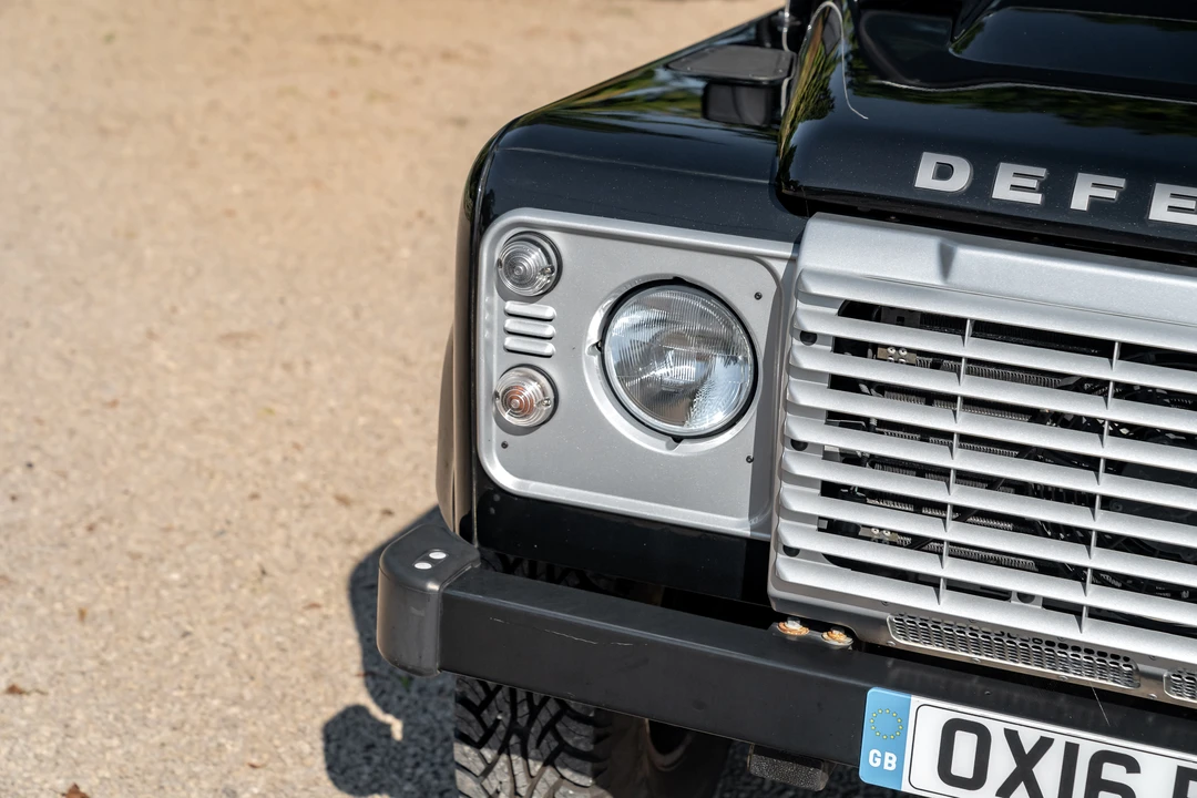 2016 Land Rover Defender 90 - Image 29 of 31