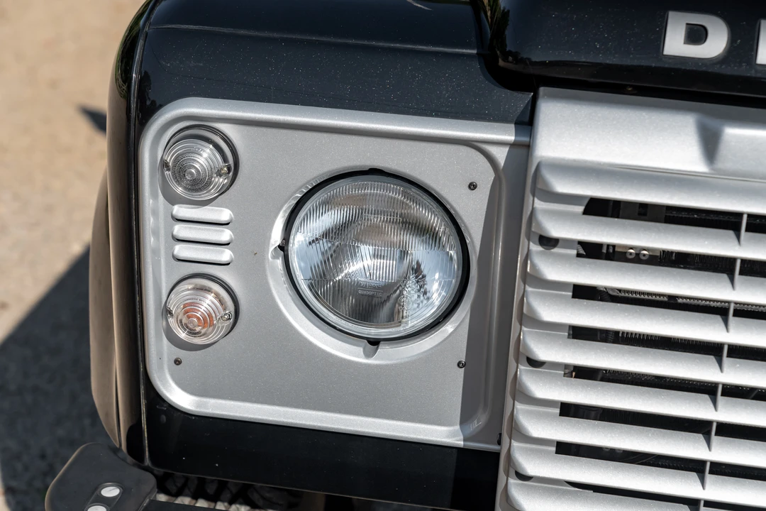 2016 Land Rover Defender 90 - Image 30 of 31