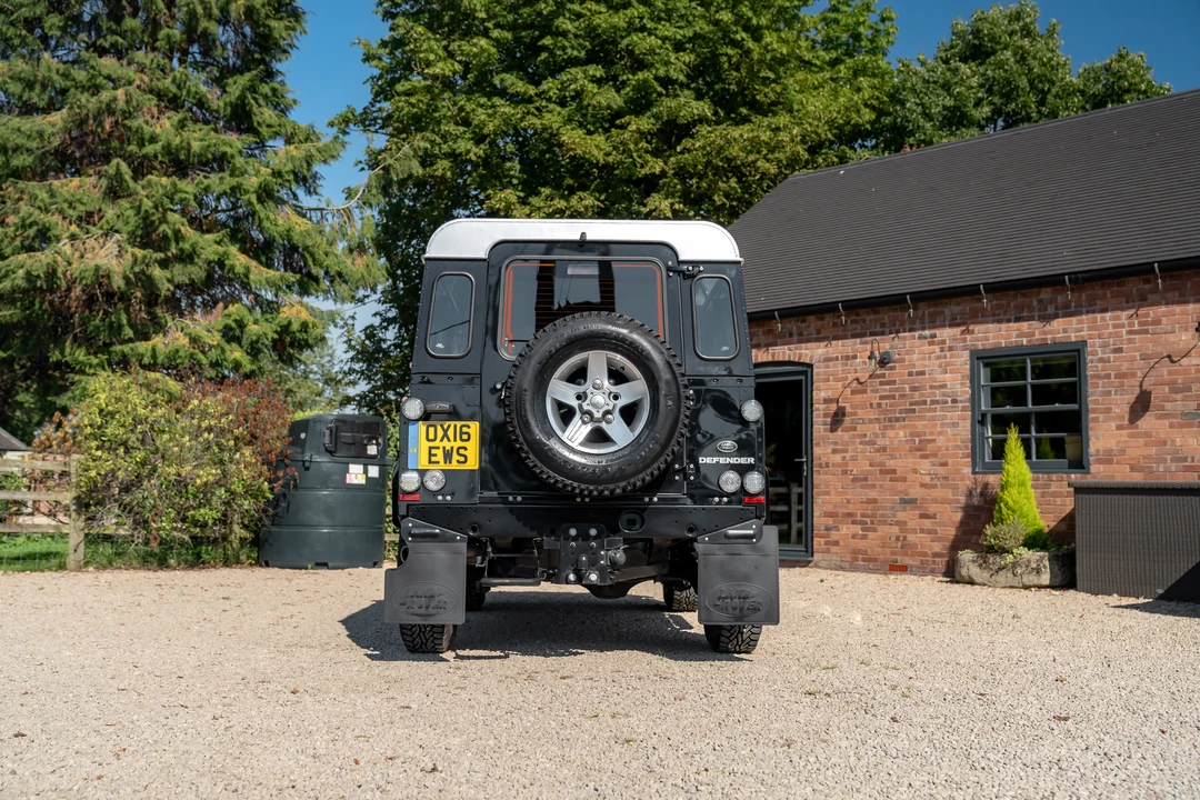 2016 Land Rover Defender 90 - Image 7 of 31