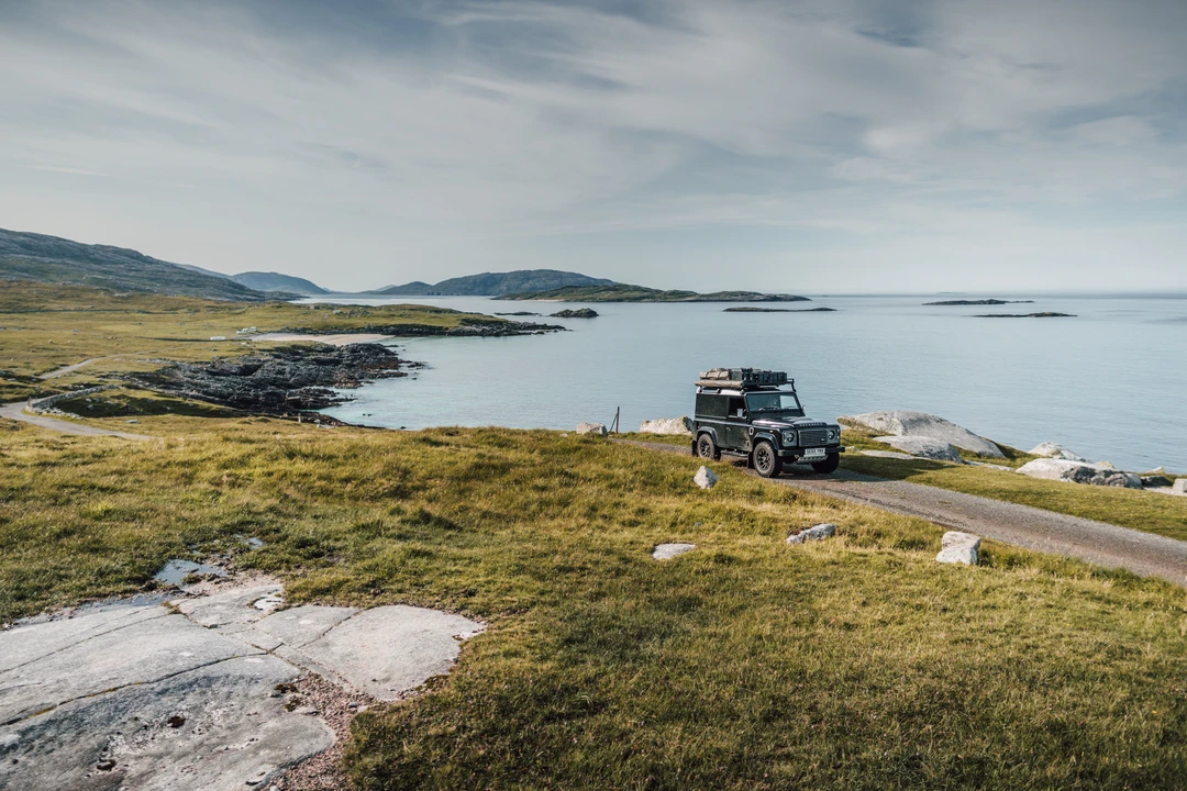 2016 Land Rover Defender 90 - Image 15 of 31