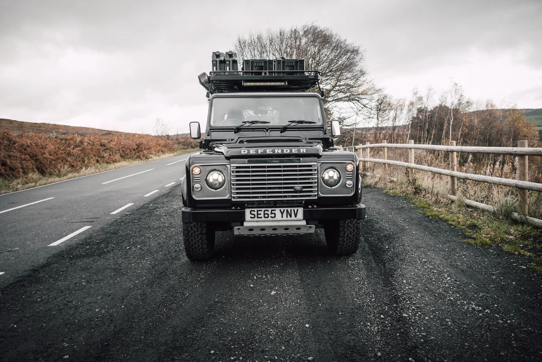 2016 Land Rover Defender 90 - Image 3 of 31