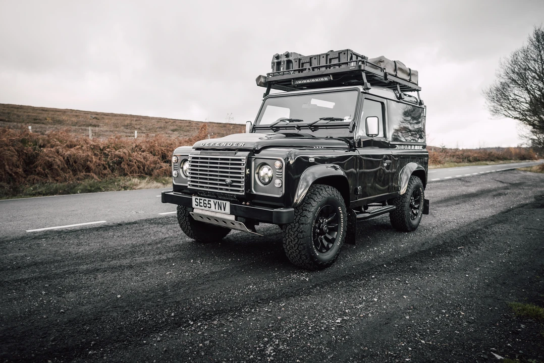 2016 Land Rover Defender 90 - Image 4 of 31
