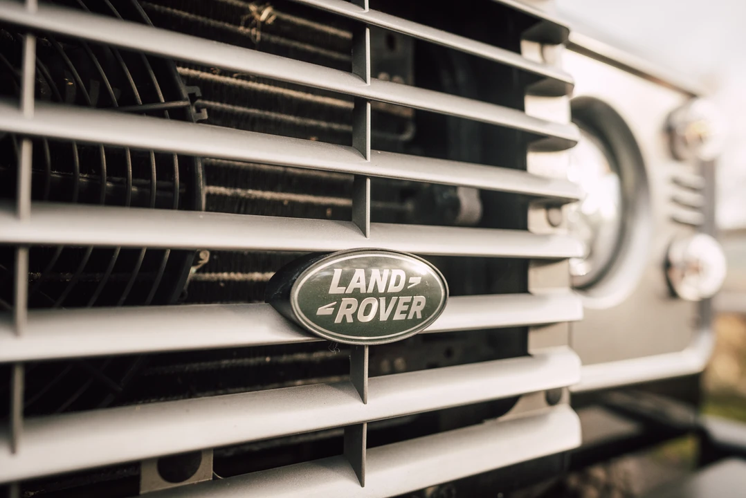 2016 Land Rover Defender 90 - Image 26 of 31