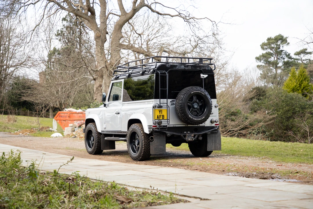 2016 Land Rover Defender 90 - Image 13 of 31