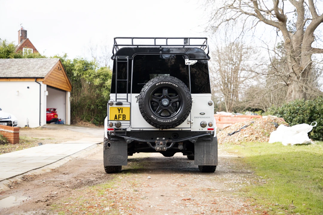 2016 Land Rover Defender 90 - Image 14 of 31