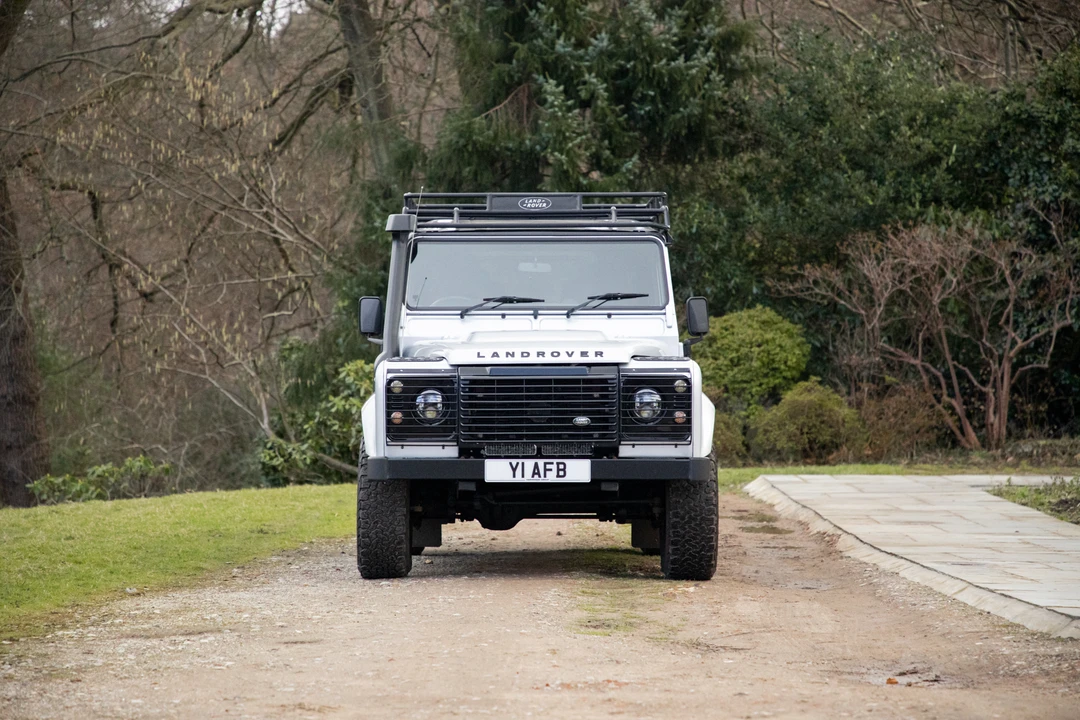 2016 Land Rover Defender 90 - Image 10 of 31