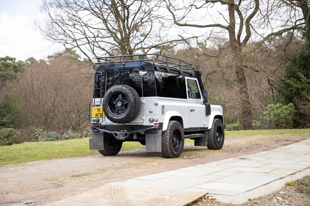 2016 Land Rover Defender 90 - Image 8 of 31