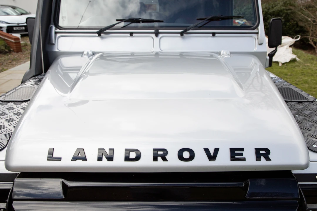 2016 Land Rover Defender 90 - Image 23 of 31