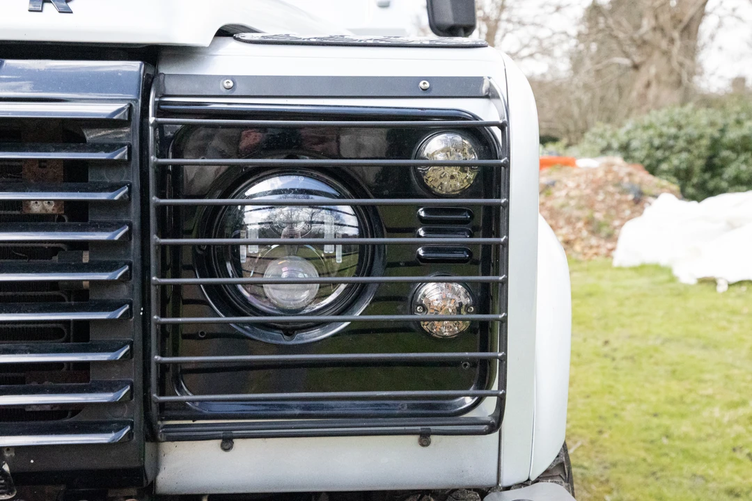 2016 Land Rover Defender 90 - Image 25 of 31