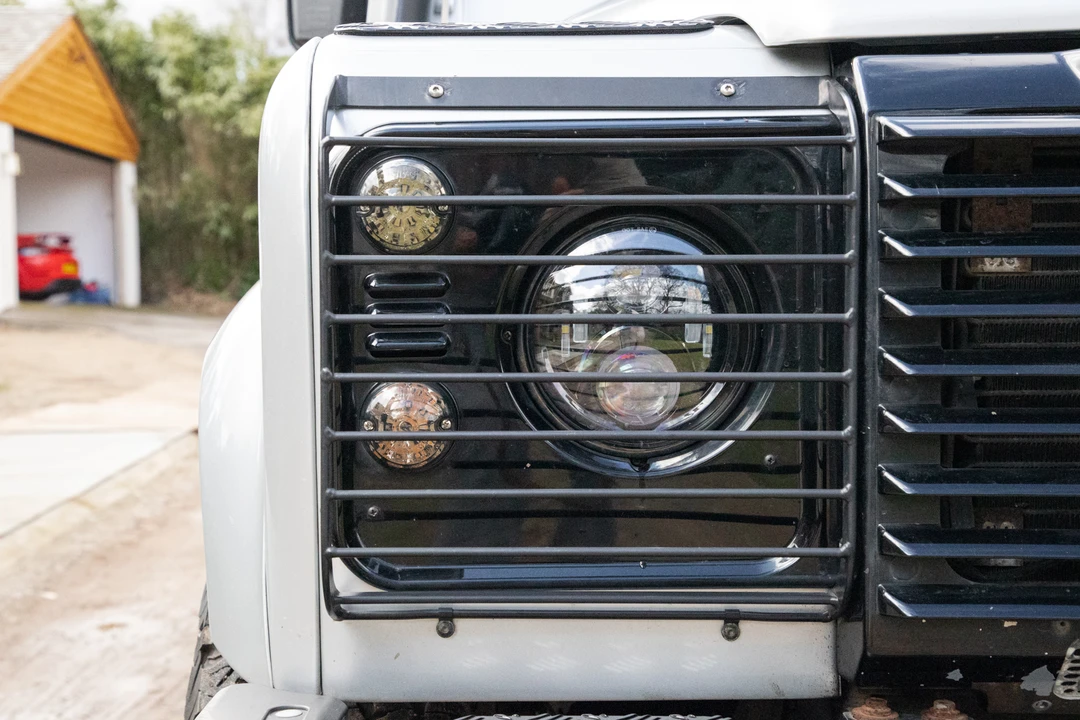 2016 Land Rover Defender 90 - Image 26 of 31