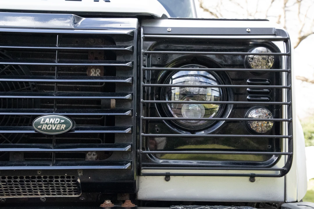 2016 Land Rover Defender 90 - Image 28 of 31