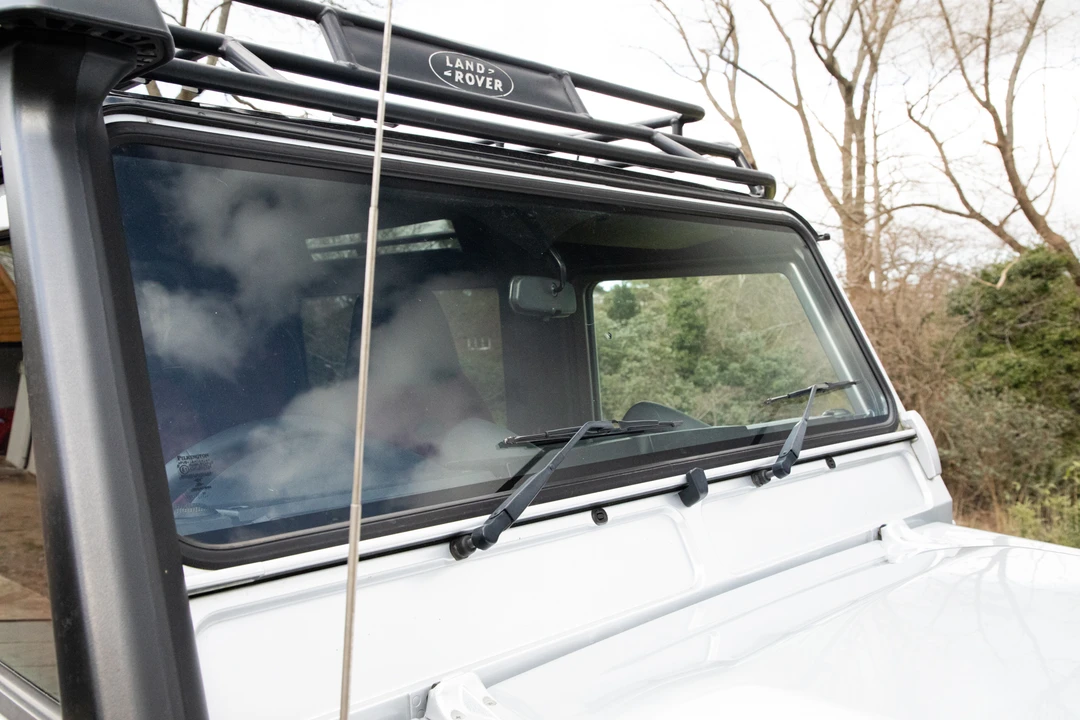 2016 Land Rover Defender 90 - Image 29 of 31