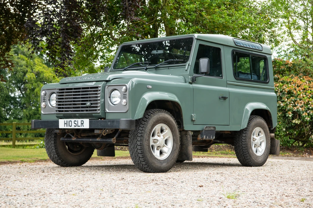 2016 Land Rover Defender 90 - Image 9 of 31